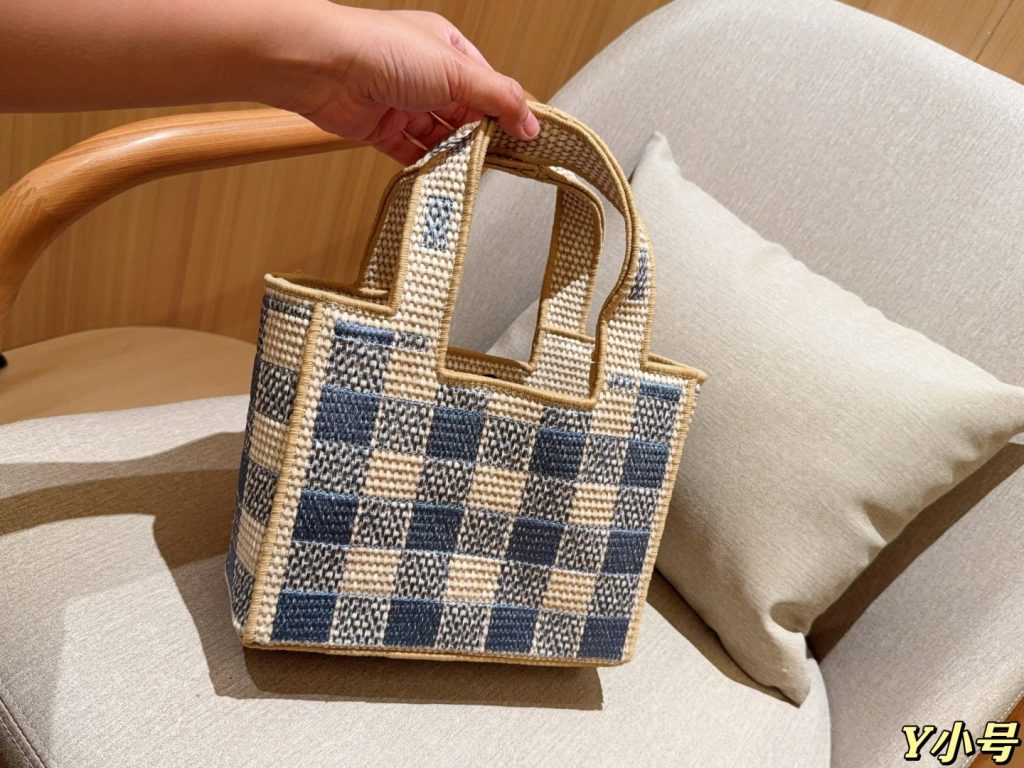 LOEWE チェック柄 ミニトート 2色入 🎉 - 画像 4