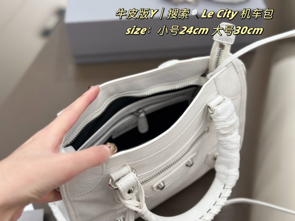 バレンシアガ レディース バッグ 2色 24cm 30cm 白 レザー 🛍️ - 画像 8