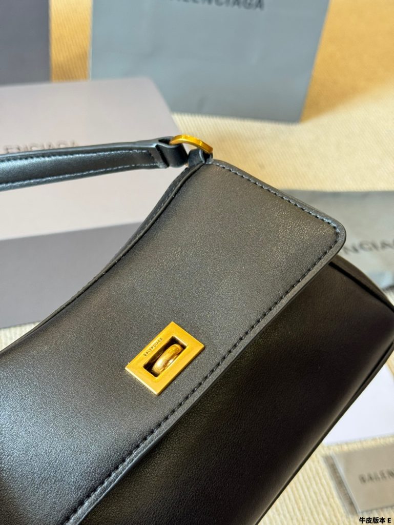 バレンシアガ バッグ レザー ブラック 1色入 💼 - 画像 6