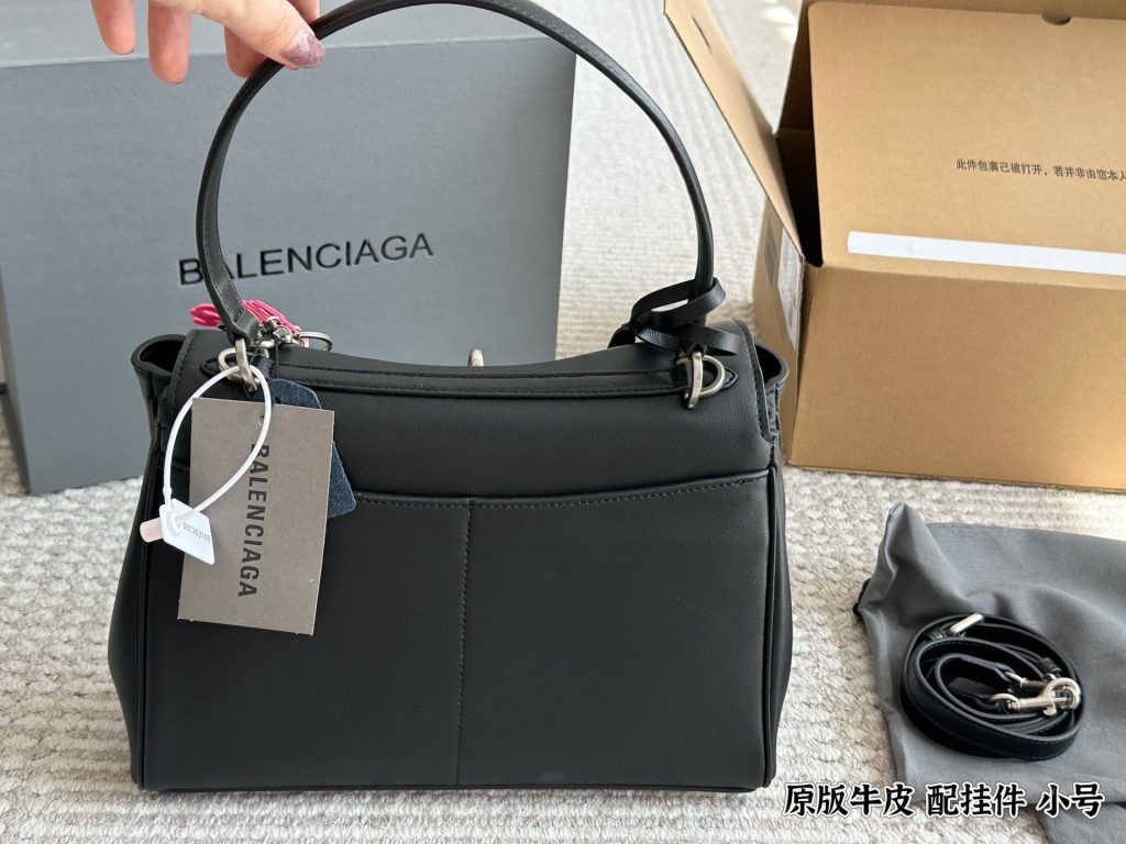 バレンシアガ バッグ 黒 1色入 🖤 ハンドバッグ イタリア製 高級牛革 2024新作 - 画像 4