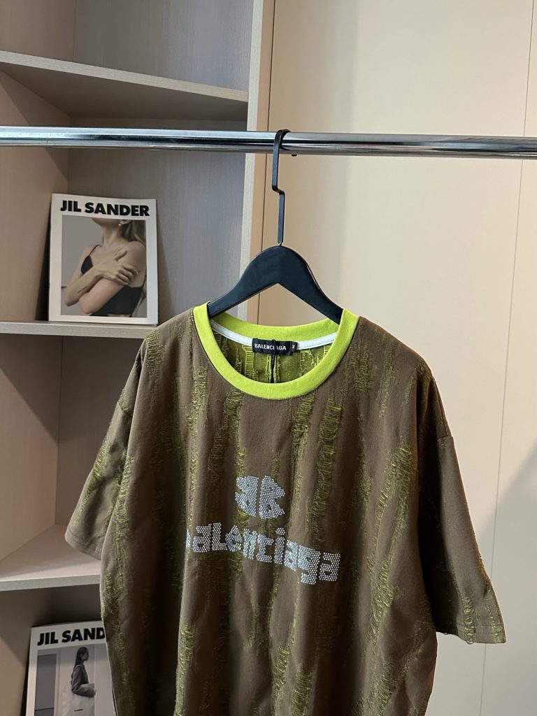 バレンシアガ メンズ ロゴTシャツ 2色入 🍀 - 画像 3
