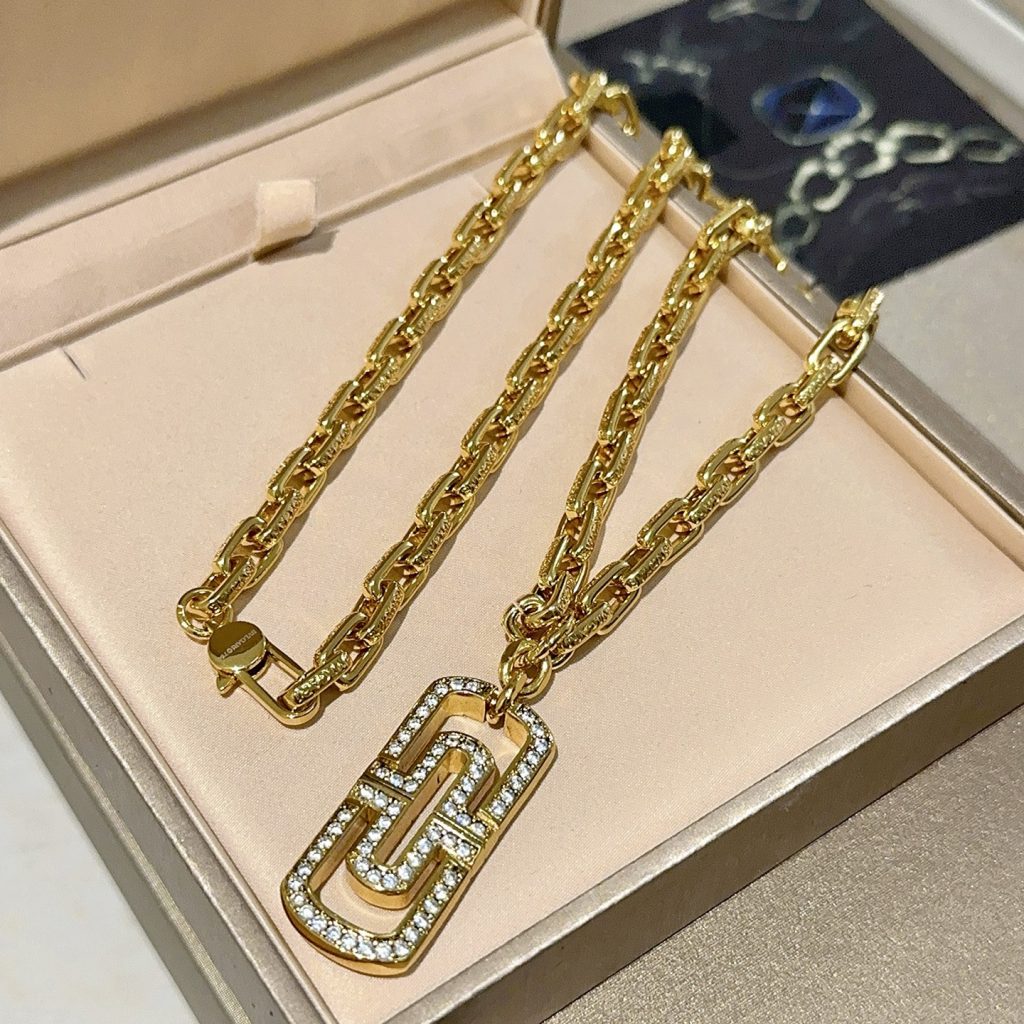 高級感のある BVLGARI ネックレス 1色入 💎 - 画像 4