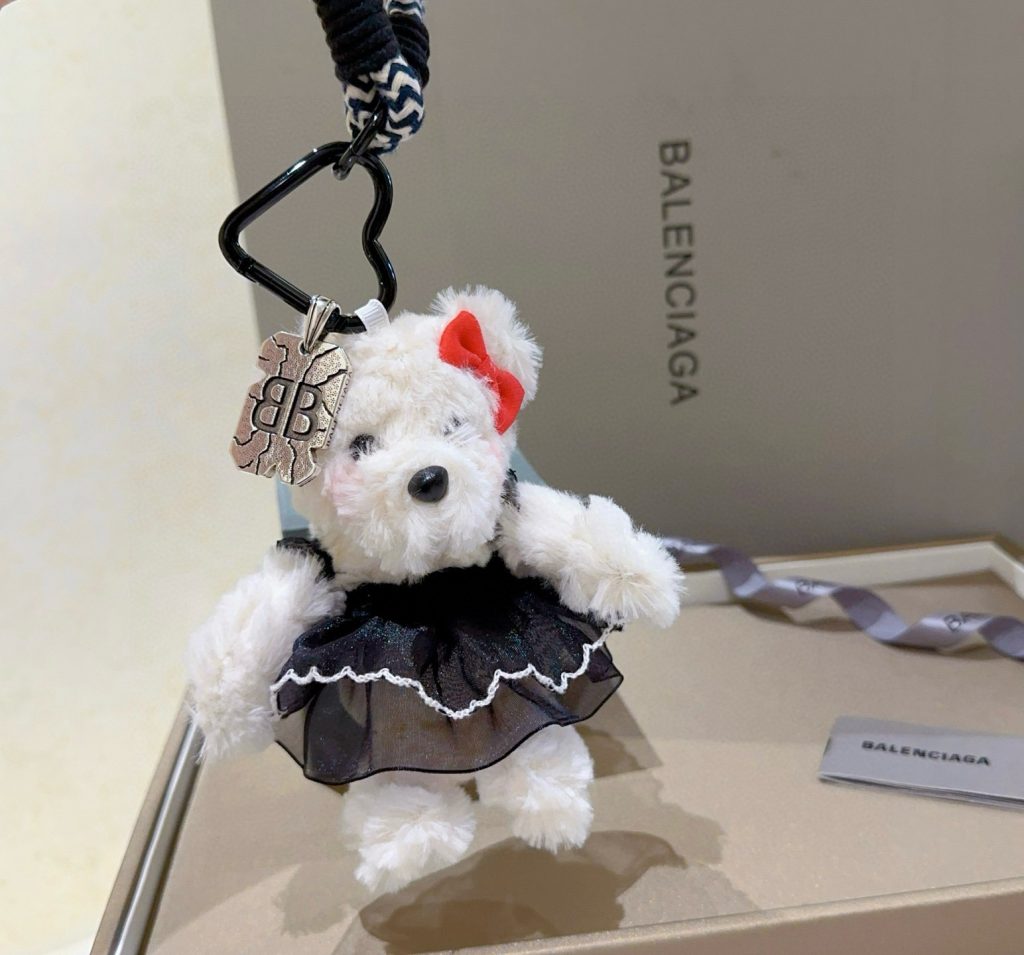 BALENCIAGA ベア ポーチ キーホルダー 2色入 🐻 - 画像 6