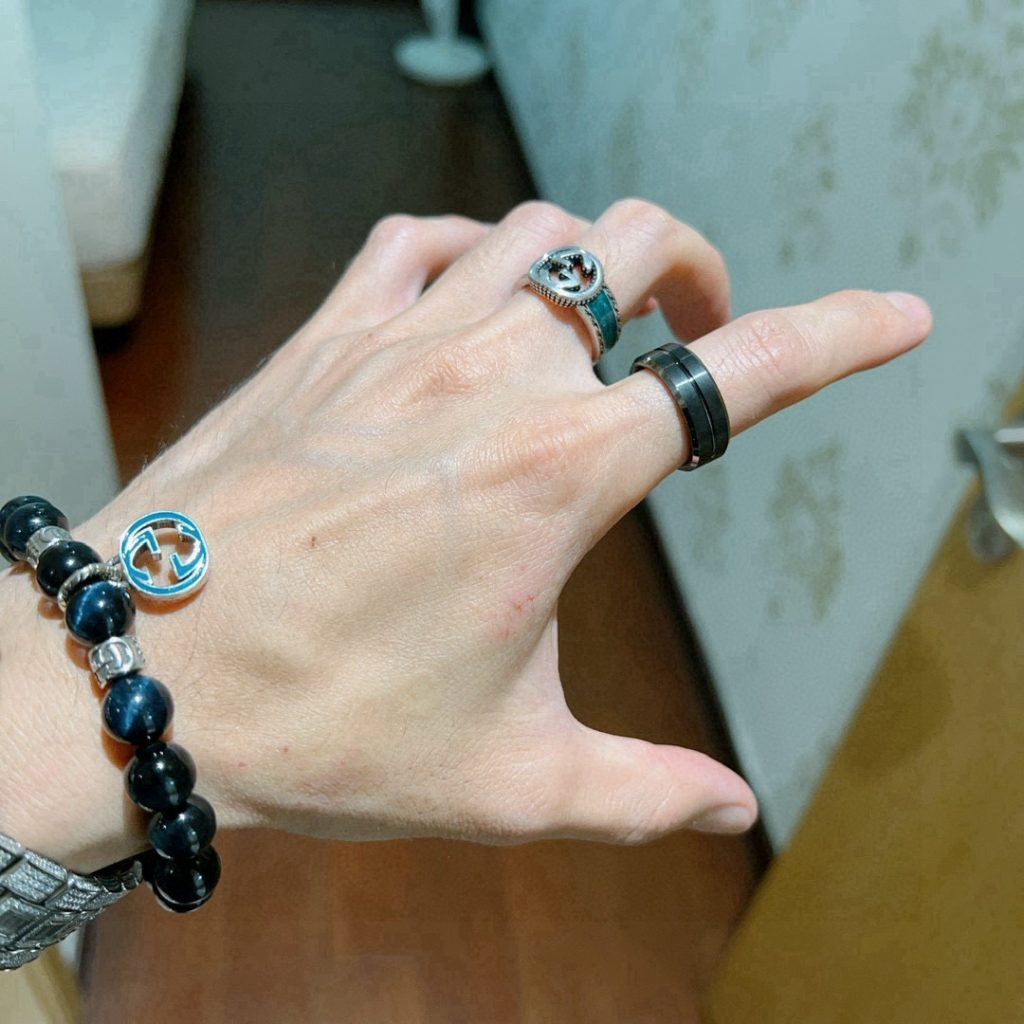 GUCCI リング メンズ 2色入 シルバー ブラック 42字入 - 画像 6
