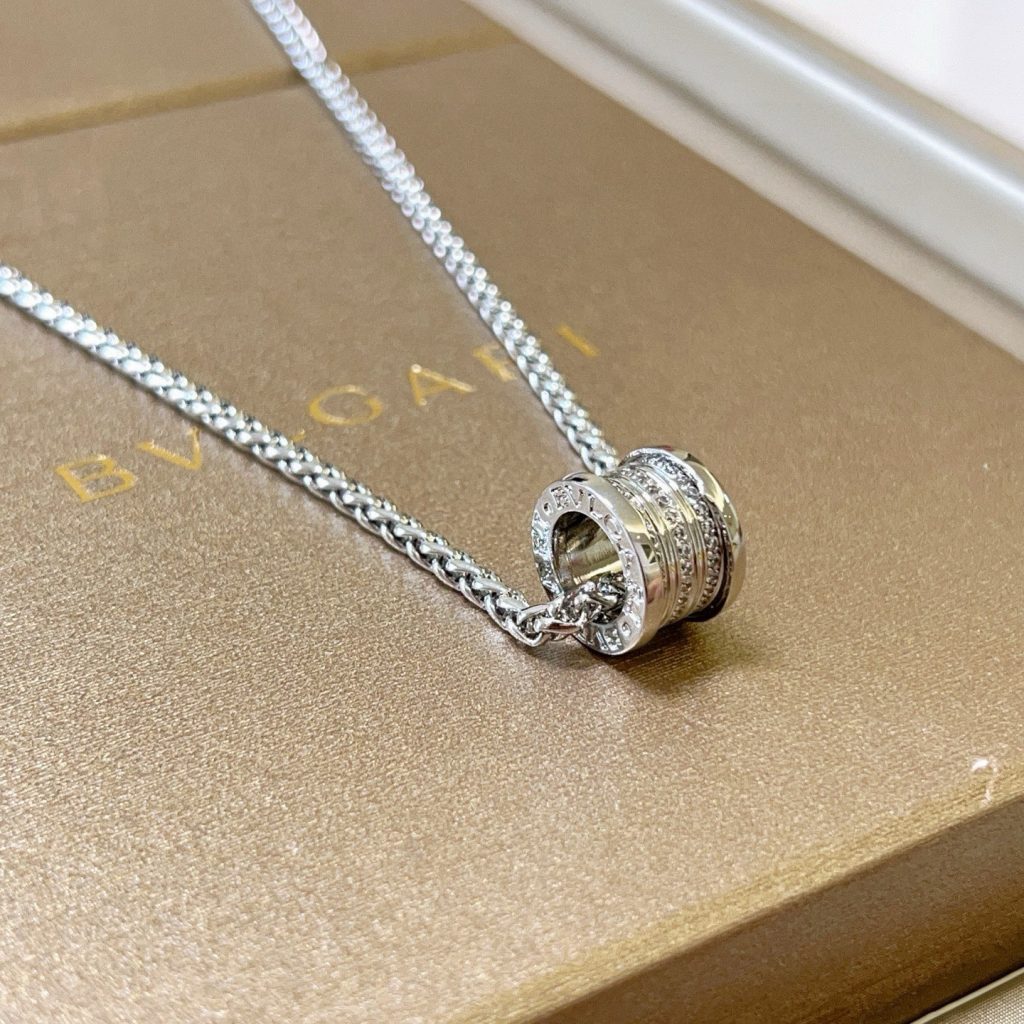 高級感のある BVLGARI ネックレス 1色入 💎 - 画像 2