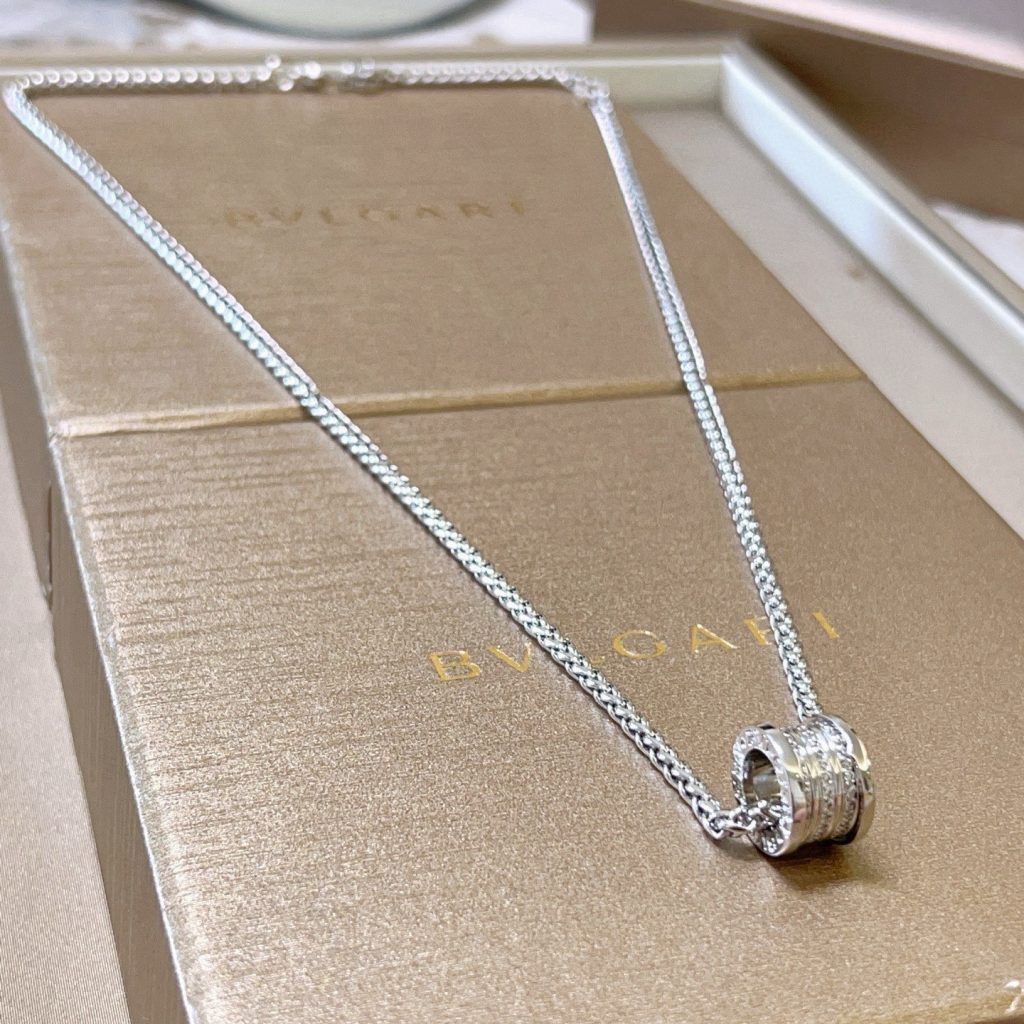 高級感のある BVLGARI ネックレス 1色入 💎 - 画像 4