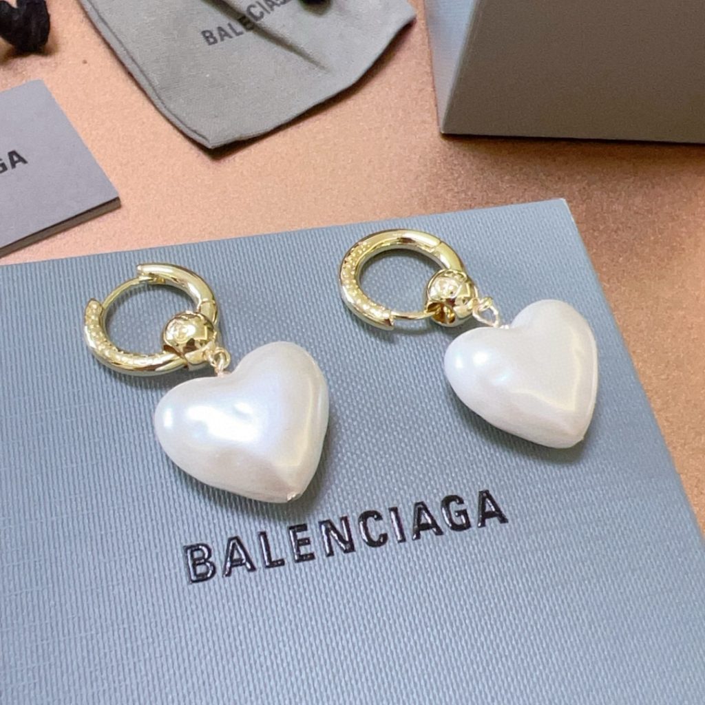 BALENCIAGA ピアス ホワイト ハート型 1色入 💖 - 画像 4