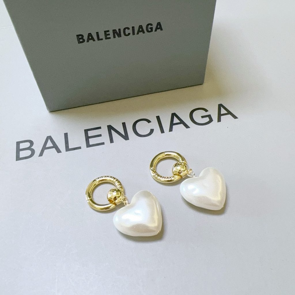 BALENCIAGA ピアス ホワイト ハート型 1色入 💖 - 画像 5