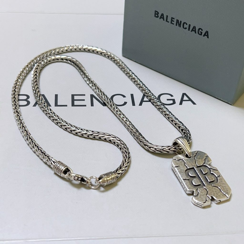 BALENCIAGA ネックレス 銀色 1色入 💎 - 画像 2