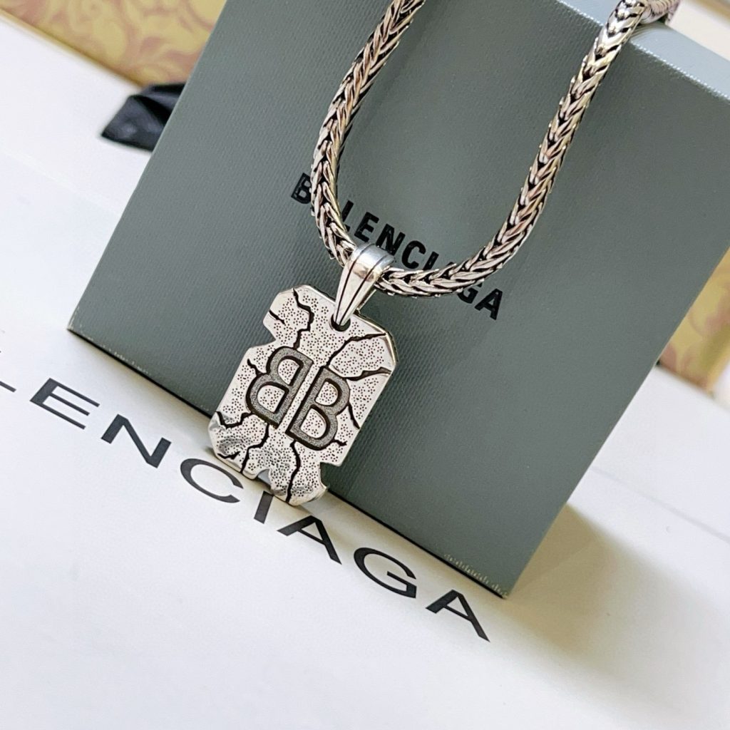 BALENCIAGA ネックレス 銀色 1色入 💎 - 画像 8