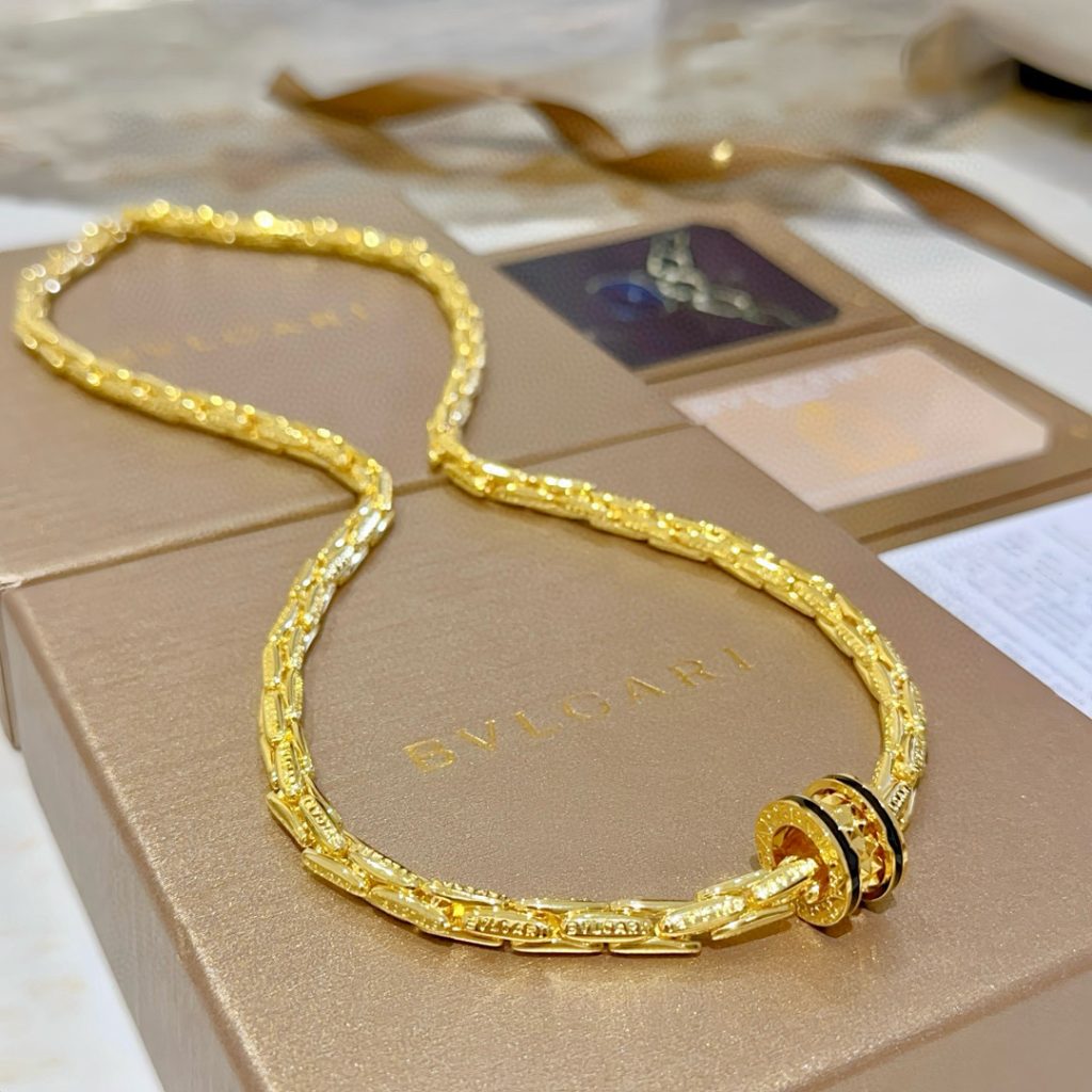 華やかな BVLGARI ネックレス 4色入 💎 - 画像 4
