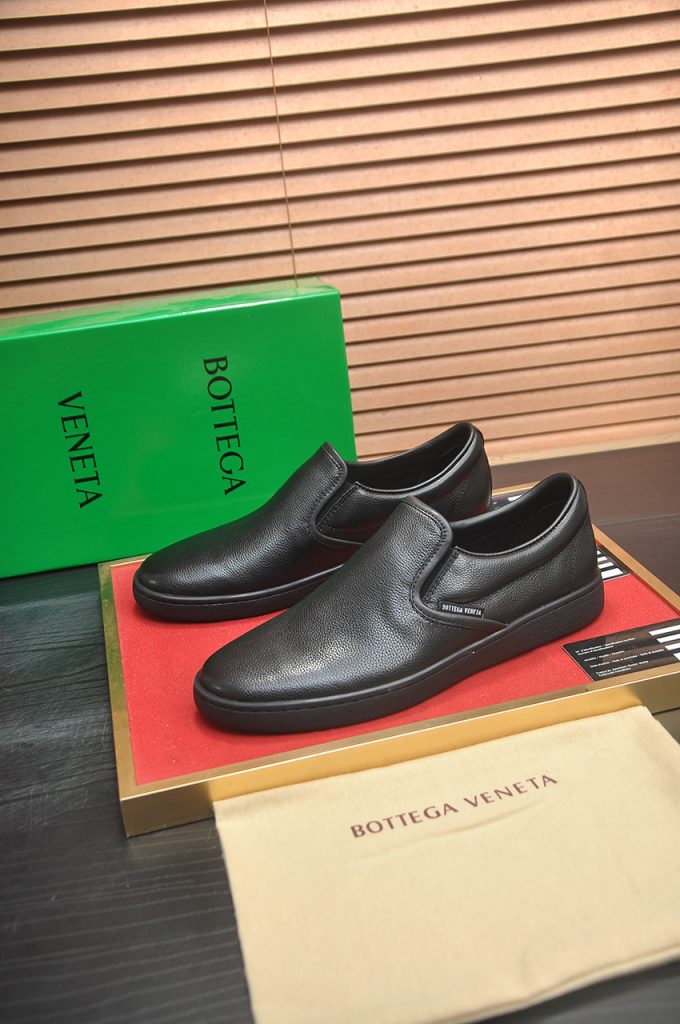 BOTTEGA VENETA メンズ 黒 ローファー 1色 レザーシューズ カジュアル スリッポン 靴 🥿 - 画像 3