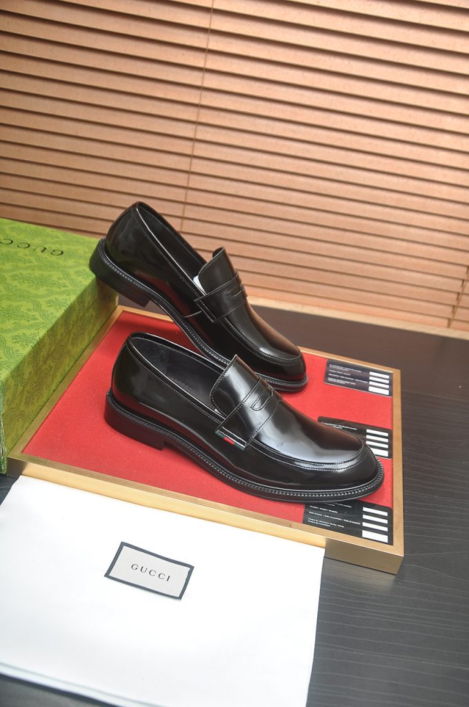 GUCCI メンズ ローファー 1色 本革製 41サイズ 高级感のあるブラック メンズシューズ 🖤 - 画像 6
