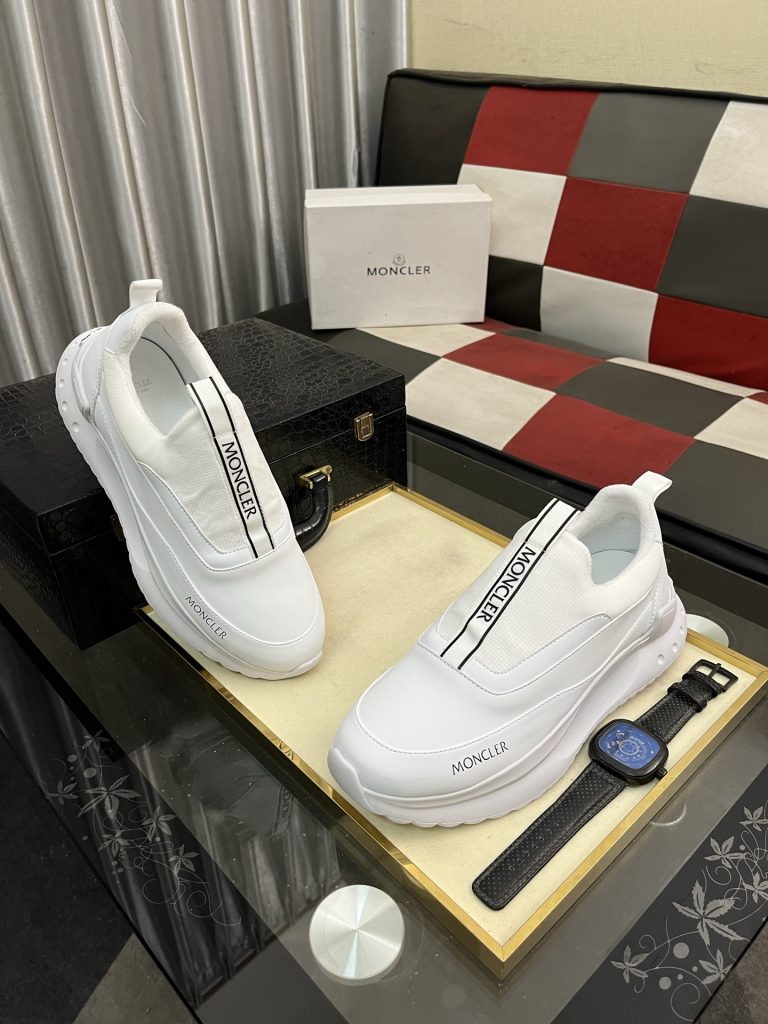 MONCLER メンズ スニーカー ホワイト かかと部分にブランドロゴ シンプルデザイン 3色展開 🥾 - 画像 3