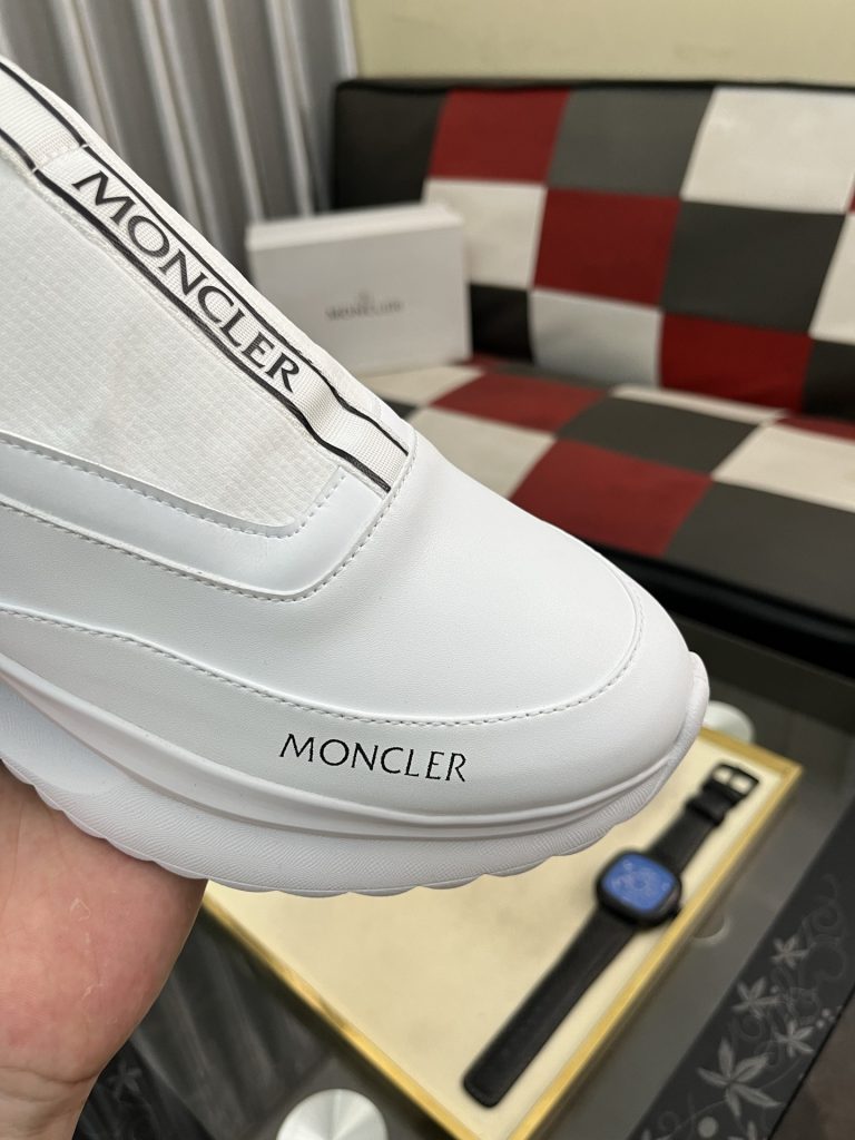 MONCLER メンズ スニーカー ホワイト かかと部分にブランドロゴ シンプルデザイン 3色展開 🥾 - 画像 6