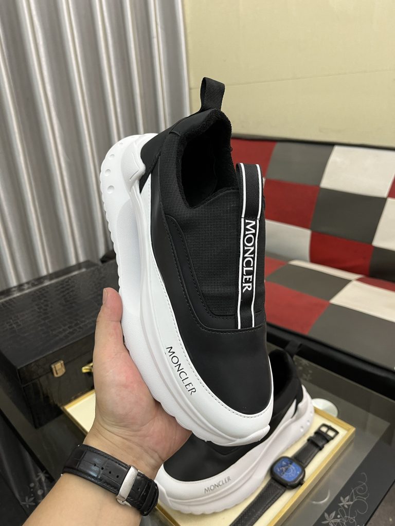 モンクレール メンズスニーカー ブラック ホワイト スリップオン 2色 デザイン性高い 时尚シューズ 🖤👟 - 画像 4