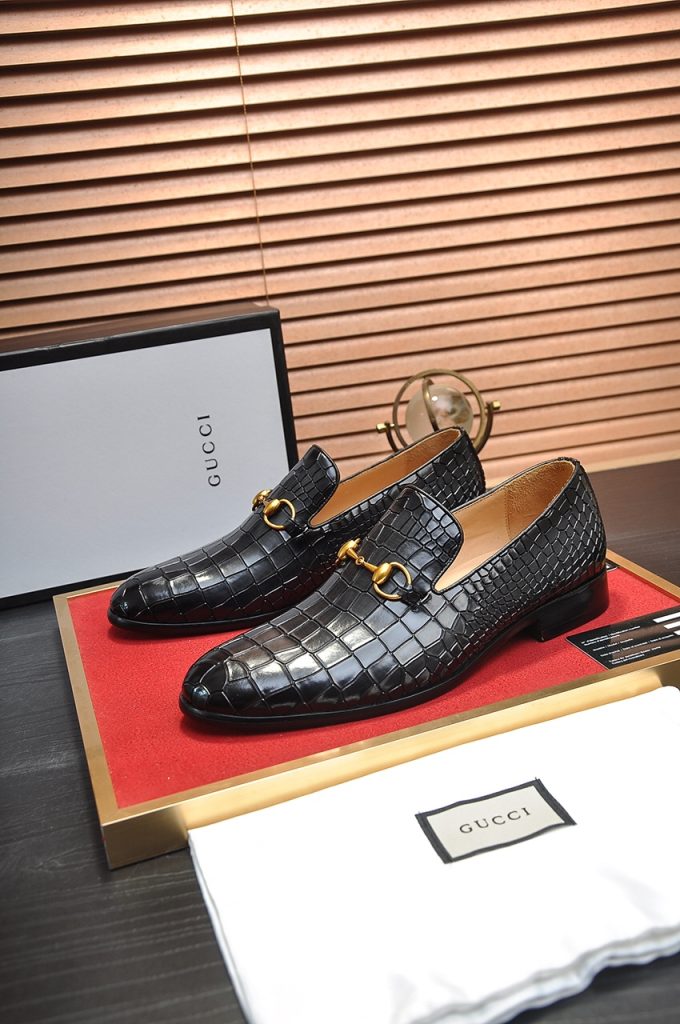 ゴルフ グッチ メンズ ローファー 黒 本革 鱗柄 ハイカット メンズシューズ 1つ穴 995266 🐊 - 画像 3