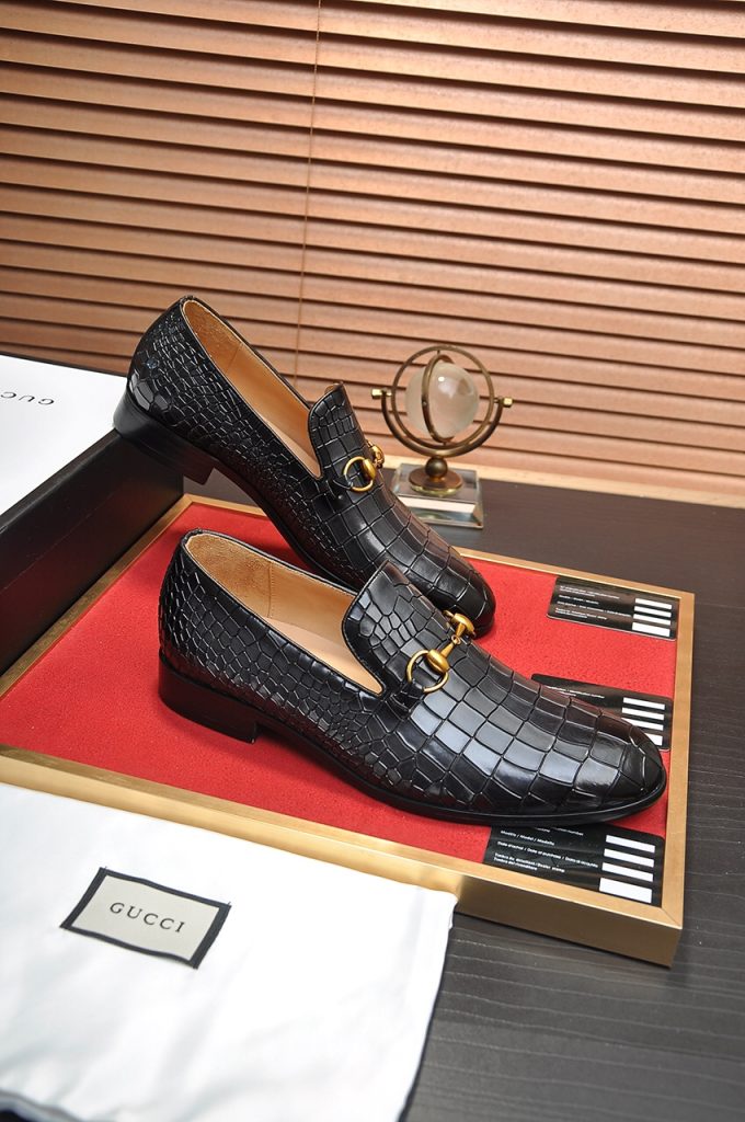 ゴルフ グッチ メンズ ローファー 黒 本革 鱗柄 ハイカット メンズシューズ 1つ穴 995266 🐊 - 画像 6