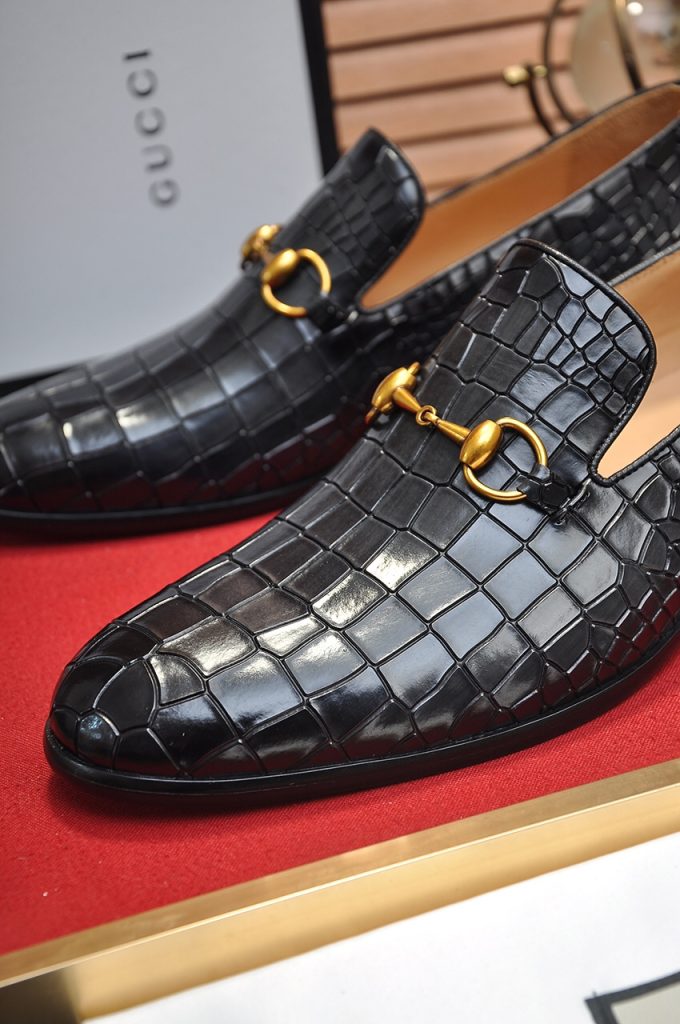 ゴルフ グッチ メンズ ローファー 黒 本革 鱗柄 ハイカット メンズシューズ 1つ穴 995266 🐊 - 画像 8