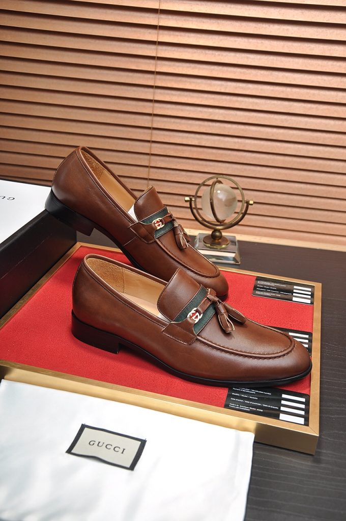 グッチ メンズ ローファー 本革 トゥ付き ブラウン 4色展開 🥾 - 画像 6