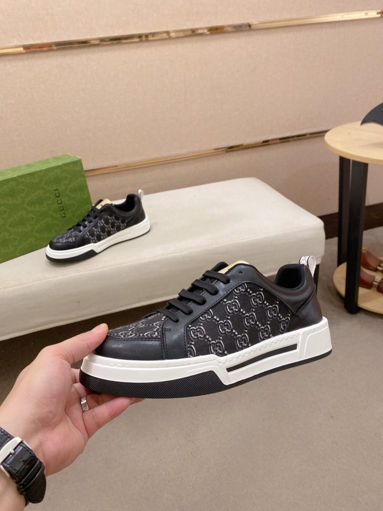 グッチ メンズスニーカー ブラック レザーデザイン 2色展開 🏃‍♂️ - 画像 3