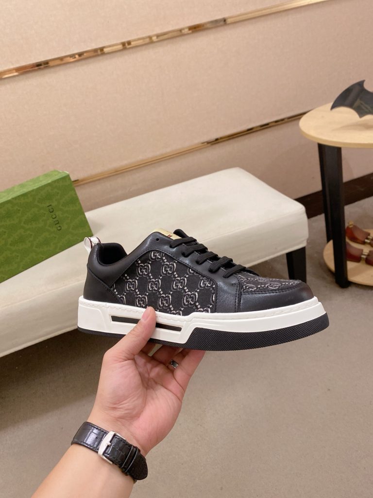 グッチ メンズスニーカー ブラック レザーデザイン 2色展開 🏃‍♂️ - 画像 4