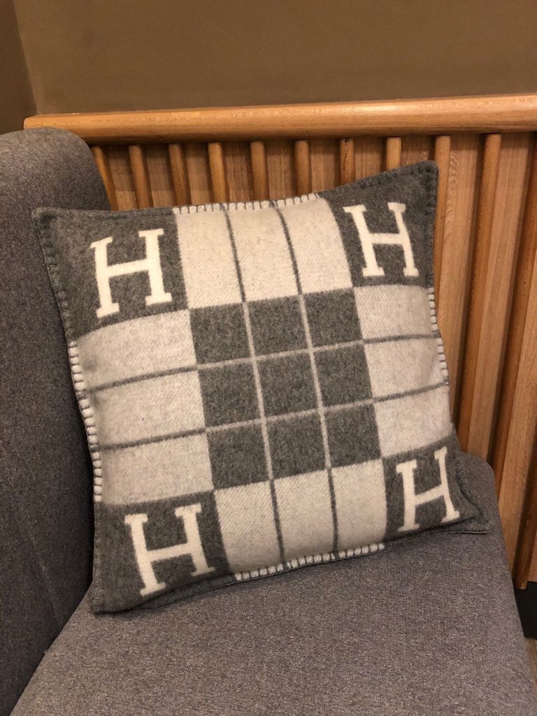 超美品HERMESクッション　アヴァロンIII　Avalon III　WOOL　エルメス　クッション　ウール　5色 - 画像 4