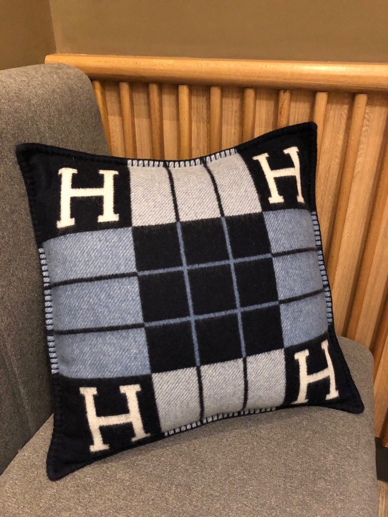 超美品HERMESクッション　アヴァロンIII　Avalon III　WOOL　エルメス　クッション　ウール　5色 - 画像 7
