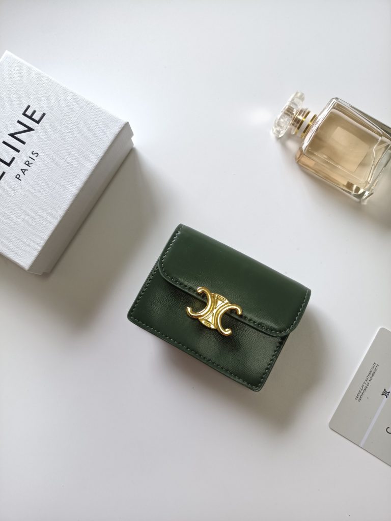 CELINE セリーヌ カードケース グリーン 二つ折り - 画像 2