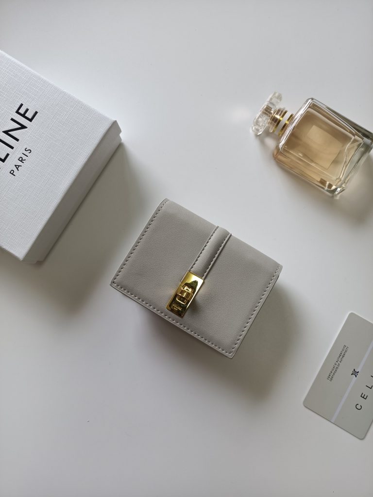 CELINE プチウォレット グレー ファスナー開閉 高級レザー 1色入 - 画像 2