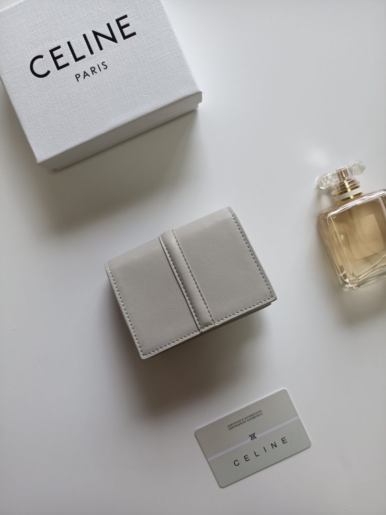 CELINE プチウォレット グレー ファスナー開閉 高級レザー 1色入 - 画像 3