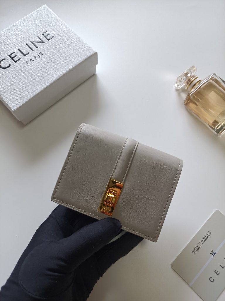 CELINE プチウォレット グレー ファスナー開閉 高級レザー 1色入 - 画像 4