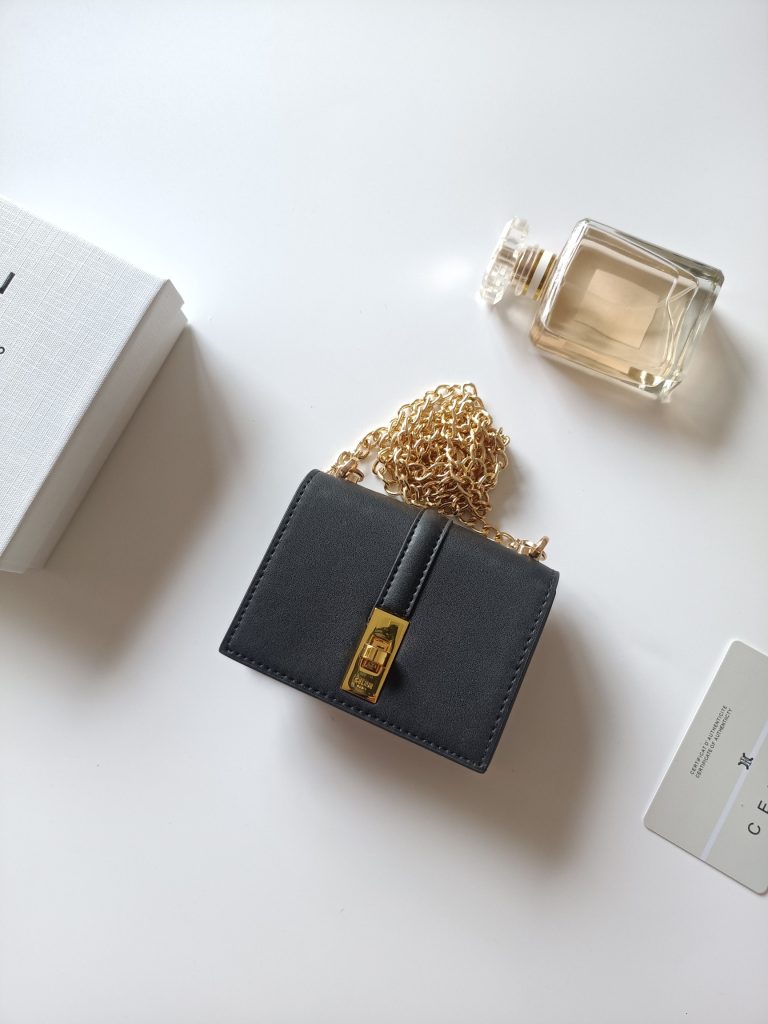CELINE ブランド ポーチ ブラック チェーン付き キャンバス 2way ショルダー ウォレット - 画像 2