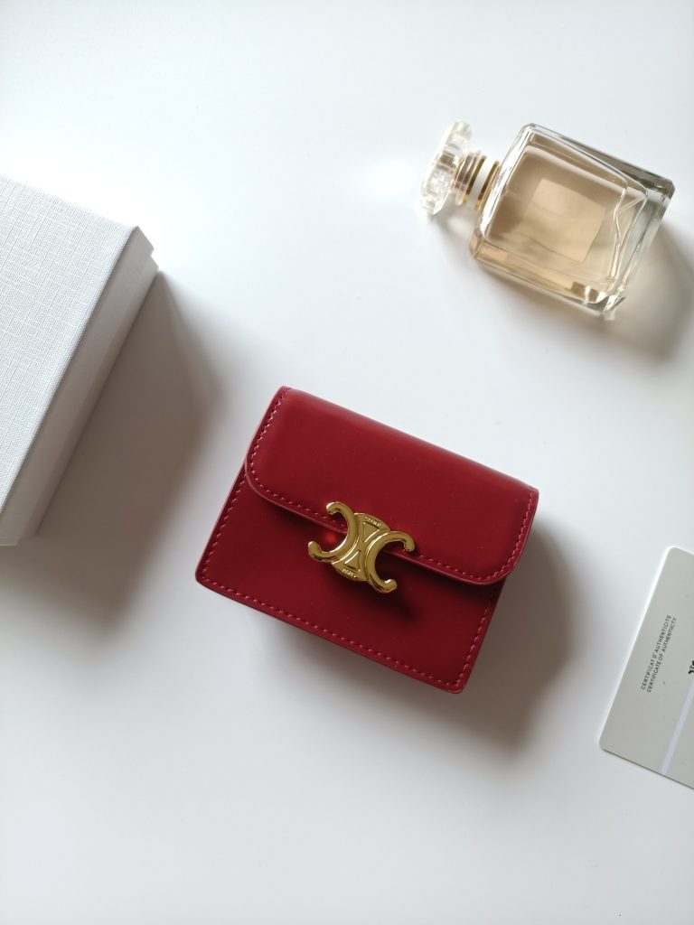 CELINE セリーヌ 財布 レッド ゴールド ロゴ 長財布 1色入 - 画像 2