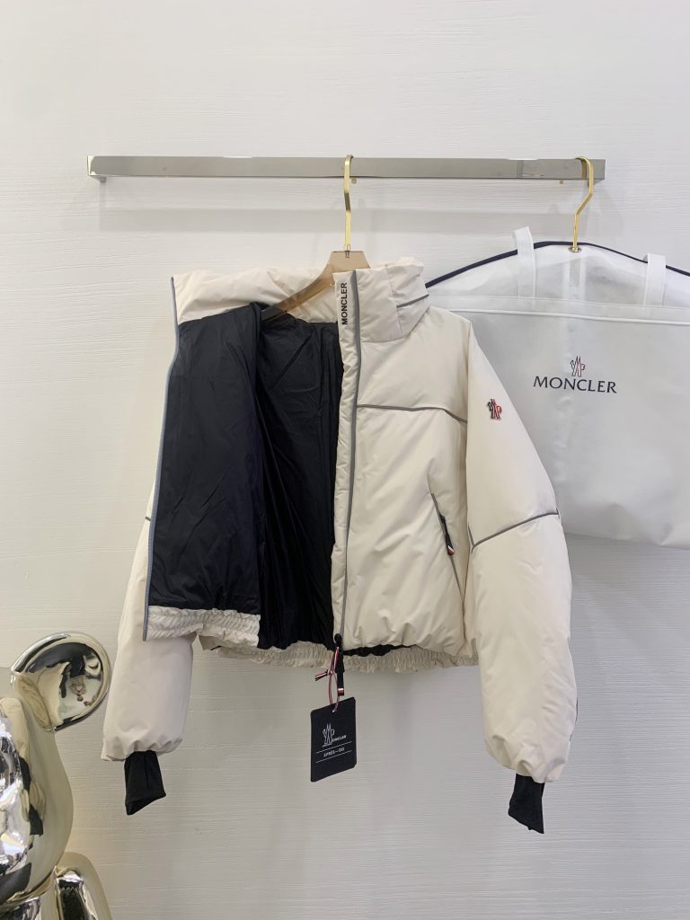 MONCLER 135 ダウンジャケット 反射素材 ブラック ホワイト - 画像 3
