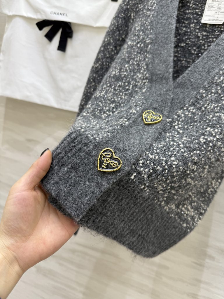 CHANEL | 450 Chane2 秋冬新作 ボンパードニット グレー 100%カシミア - 画像 7