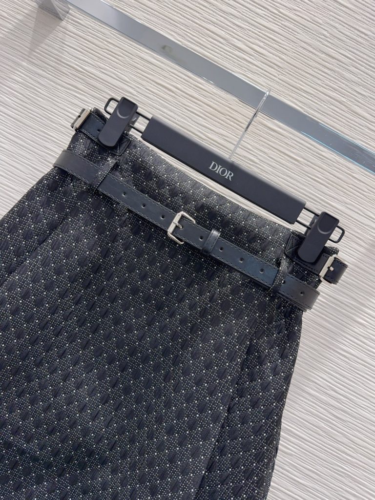 Dior 330 ロゴ柄 ファブリック ブラック | 2025FW ファッションセット | ウエストベルト付き A4収納可 フレアスカート 中丈 100%ポリエステル リンガー イタリア製 (36) - 画像 2