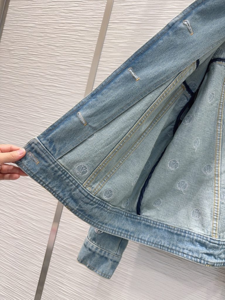 ルイ・ヴィトン 410 デニムジャケット デニム刺繍 オーバーサイズ ロゴ カラー:ライトブルー 素材:100%コットン - 画像 5