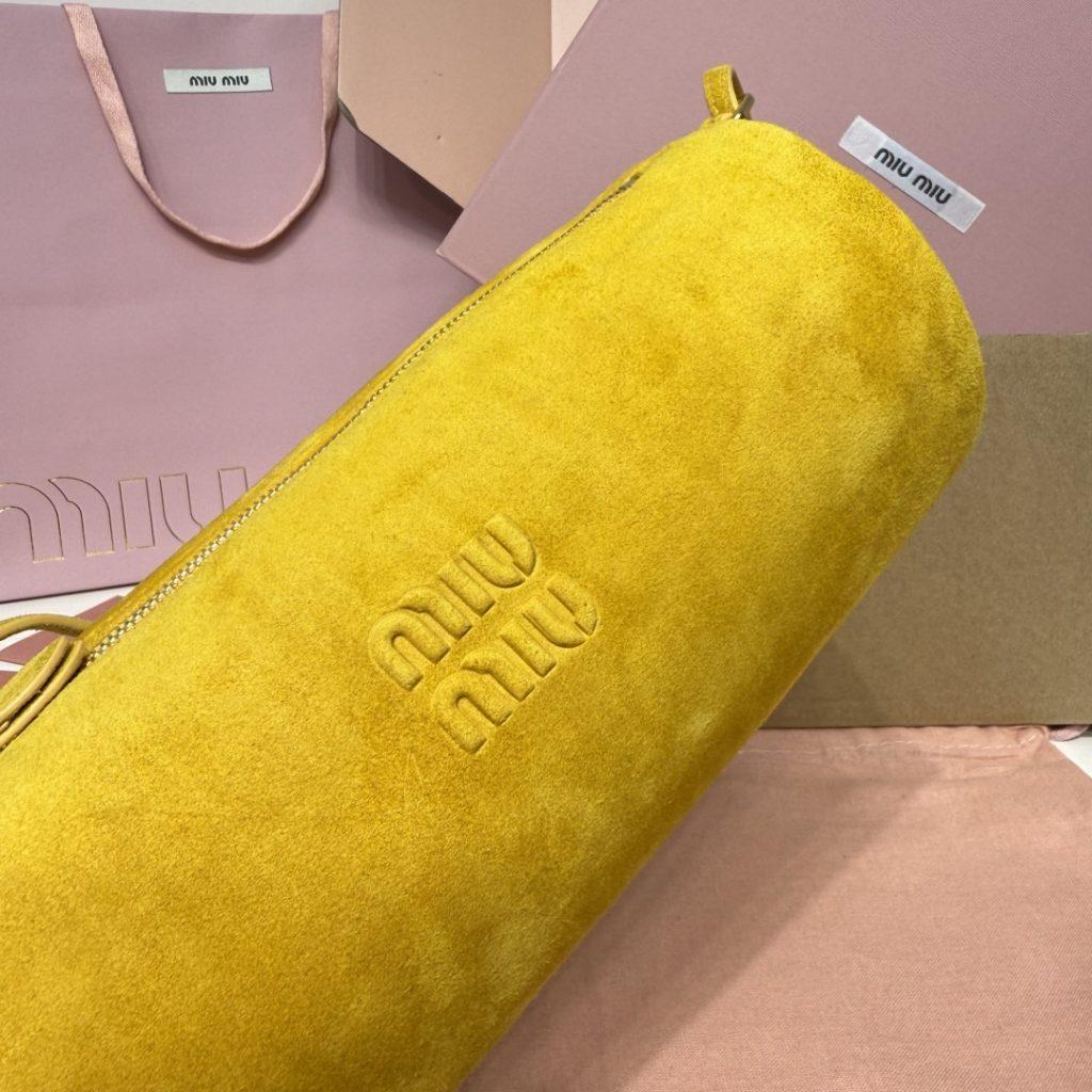 Miu Miu ショルダーバッグ | ロングショルダー| マットスエード| レモンイエロー - 画像 5