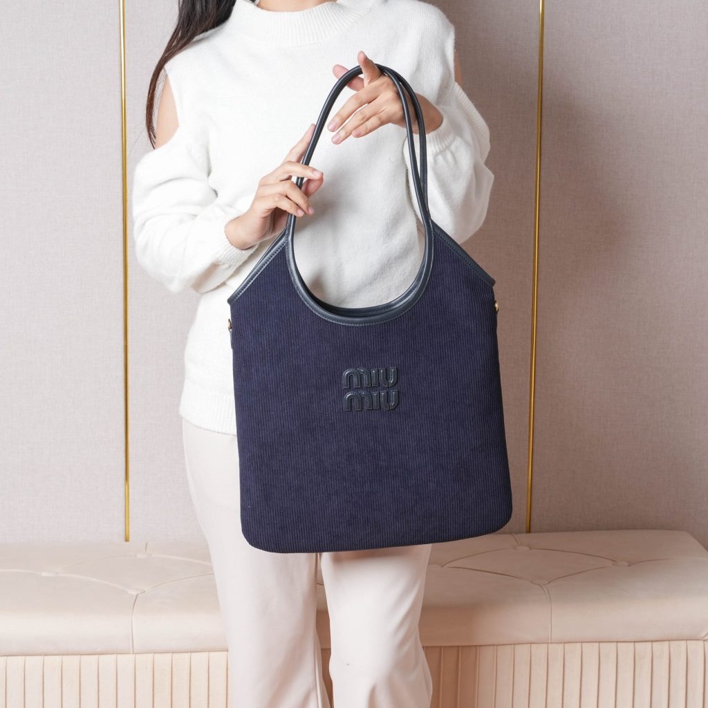 Miu Miu ハンドバッグ | コンパクト|ネイビー - 画像 5