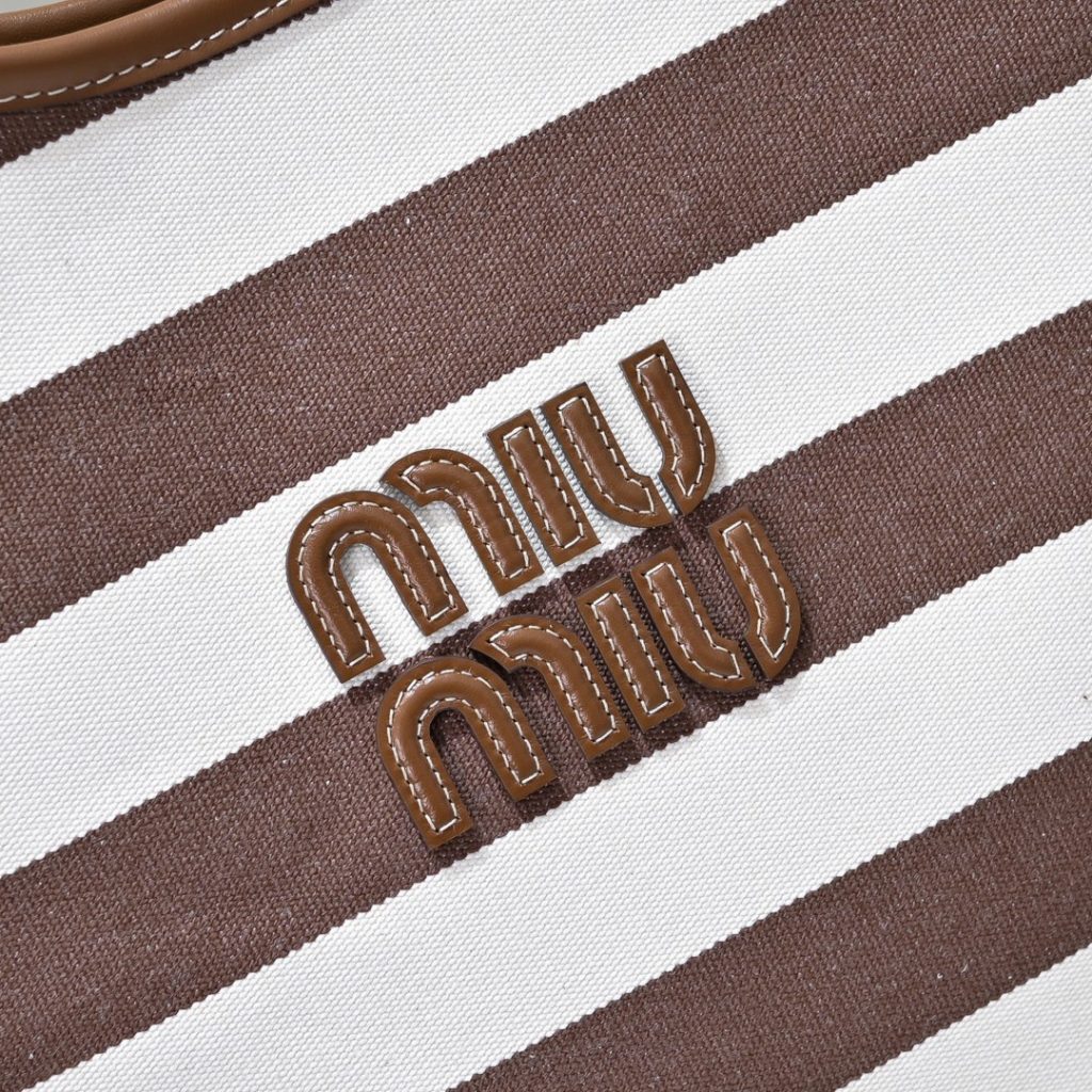 Miu Miu バッグ レディース 人気 ブラウン ホワイト デイリーユース シンプル トートバッグ|コンパクト|MADE IN ITALY - 画像 5