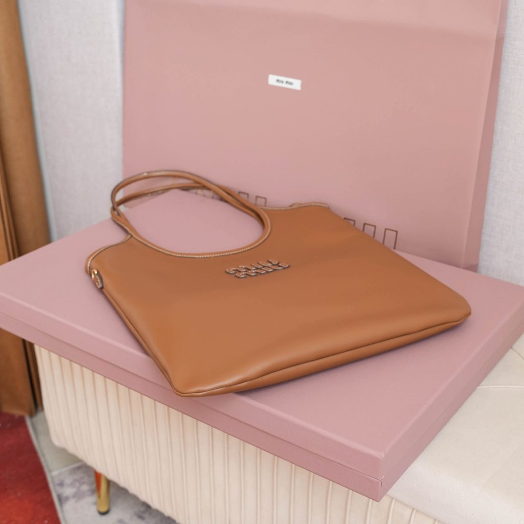 MIU MIU レディーストートバッグ | コンパクト|ベージュ - 画像 4