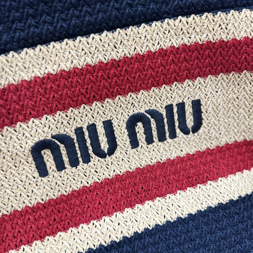 MIU MIU バッグ ミュウミュウ ミニトート レディース 裏地付き ブラック レッド ホワイト ナチュラル トートバッグ - 画像 5