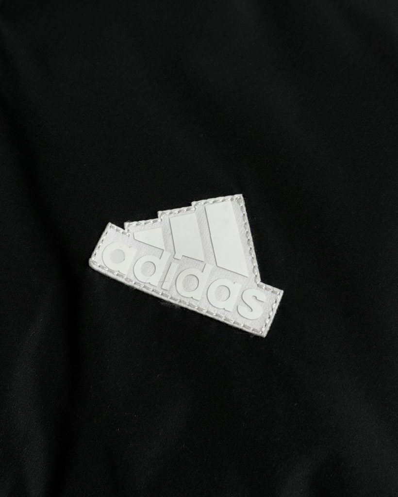 adidas ダウンジャケット パーカー 3本線デザイン 保温性抜群 ホワイト/ブラック/グレー レザー調素材 - 画像 5