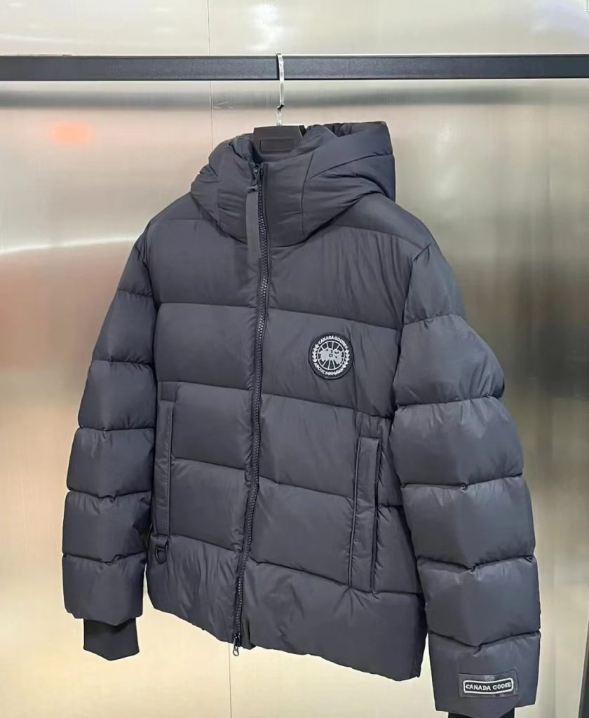 CANADA GOOSE ダウンジャケット ミニサイズ 保温性抜群 カジュアル 通勤 ブラック レザー調 - 画像 2