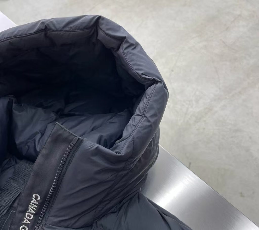 CANADA GOOSE ダウンジャケット ミニサイズ 保温性抜群 カジュアル 通勤 ブラック レザー調 - 画像 7