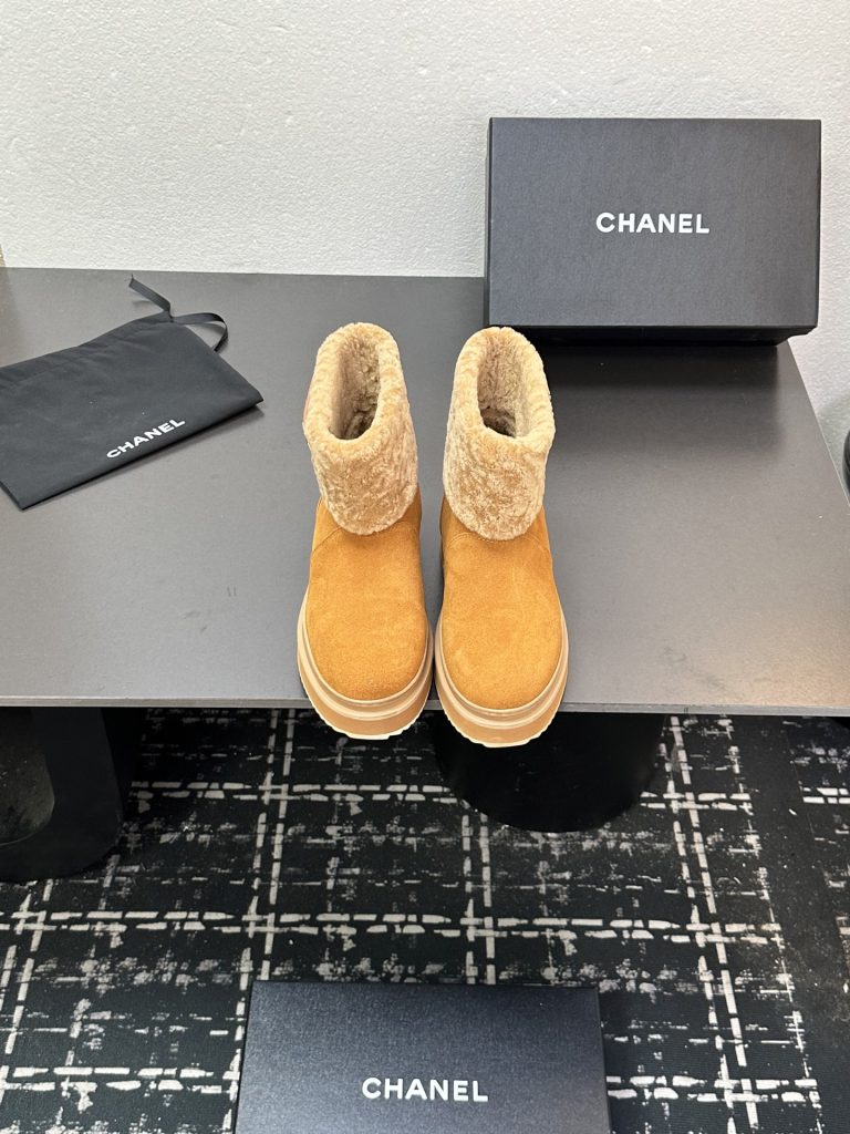 CHANEL シャネル ブーツ レディース メンズ 兼用 保温 ファッション ベージュ｜旅行に使いやすいシューズを写真で確認