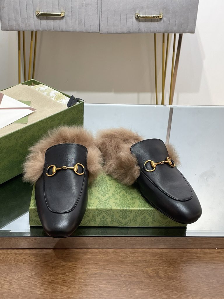 GUCCI グッチ ファー付きローファー ファー ローファー ブラック - 画像 3