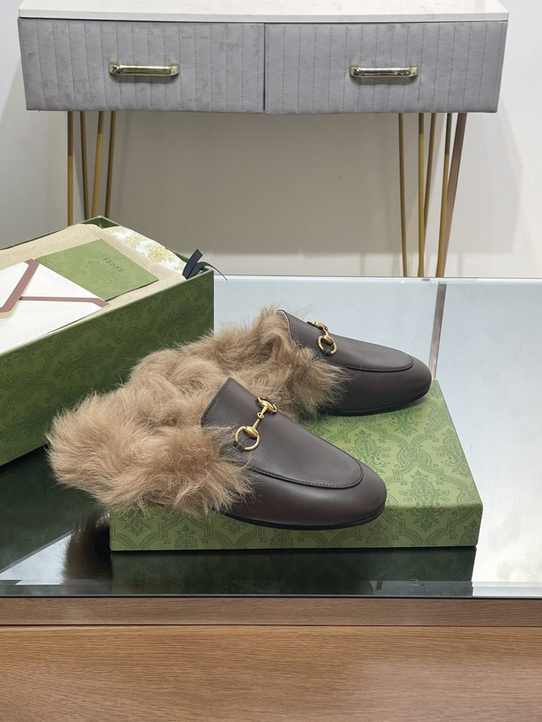 GUCCI グッチ フラットシューズ 本革 毛付き ローファー ブラック - 画像 5