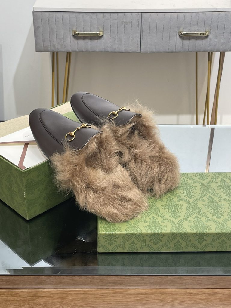 GUCCI グッチ フラットシューズ 本革 毛付き ローファー ブラック - 画像 6